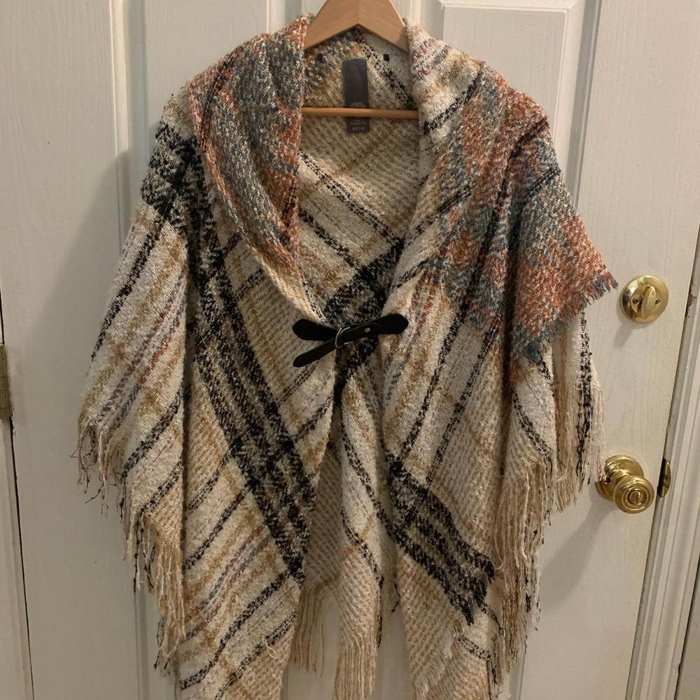 Vince Camuto cape